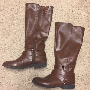 Brown tall boot size8